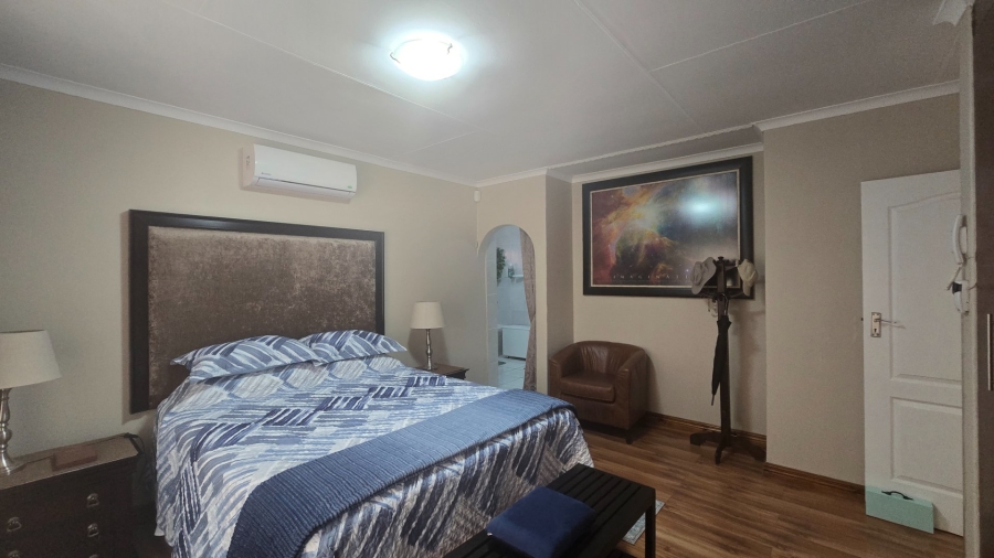 4 Bedroom Property for Sale in Safari Gardens North West